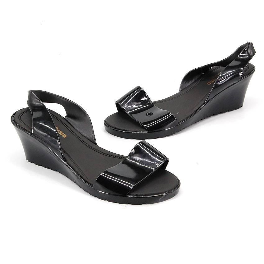 xoxo black wedge sandals