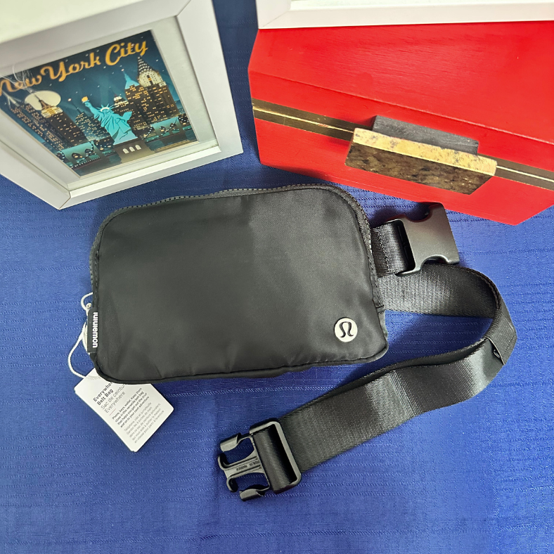 LULU LEMON EVERYWHERE BELT BAG UPDATED VERSION, VOLUME 1L