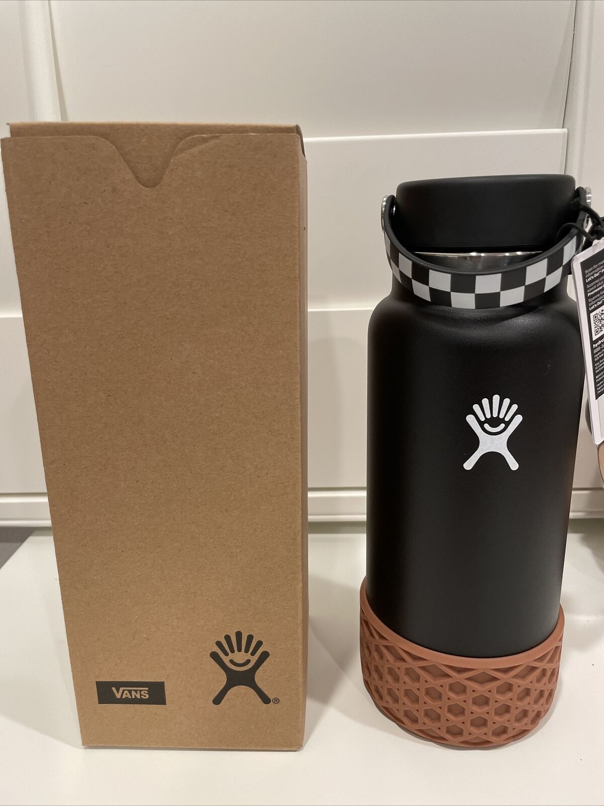 New VANS Hydro Flask Limited Edition Wide Mouth 24 Oz w/ Waffle Boot