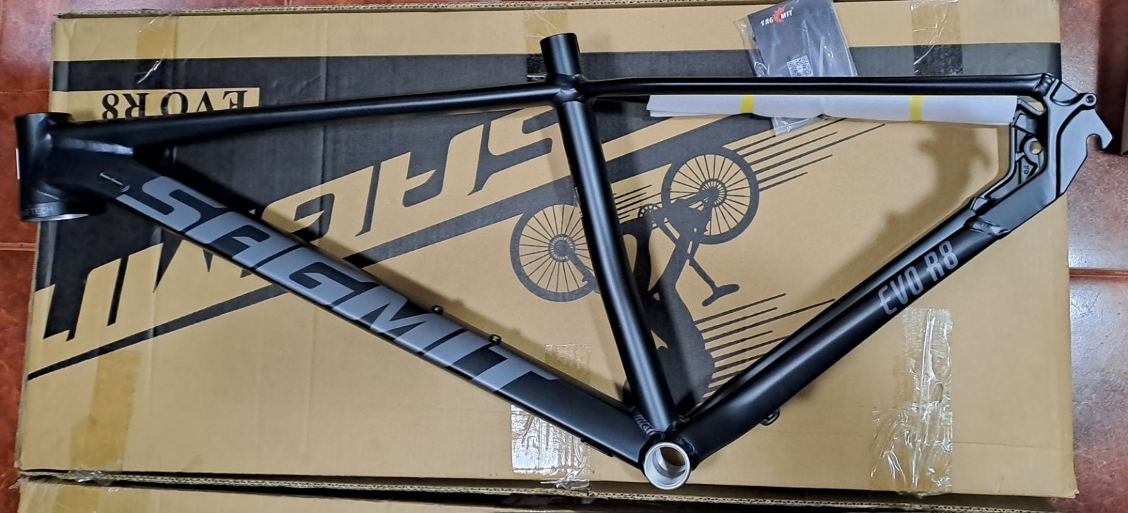 sagmit evo r8 frame