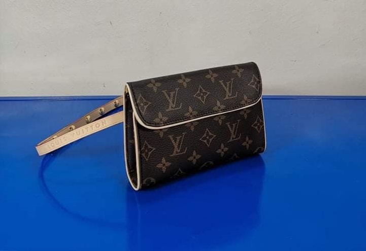 Louis Vuitton Monogram Pochette Florentine M41855 Brown Cloth ref.929236 -  Joli Closet