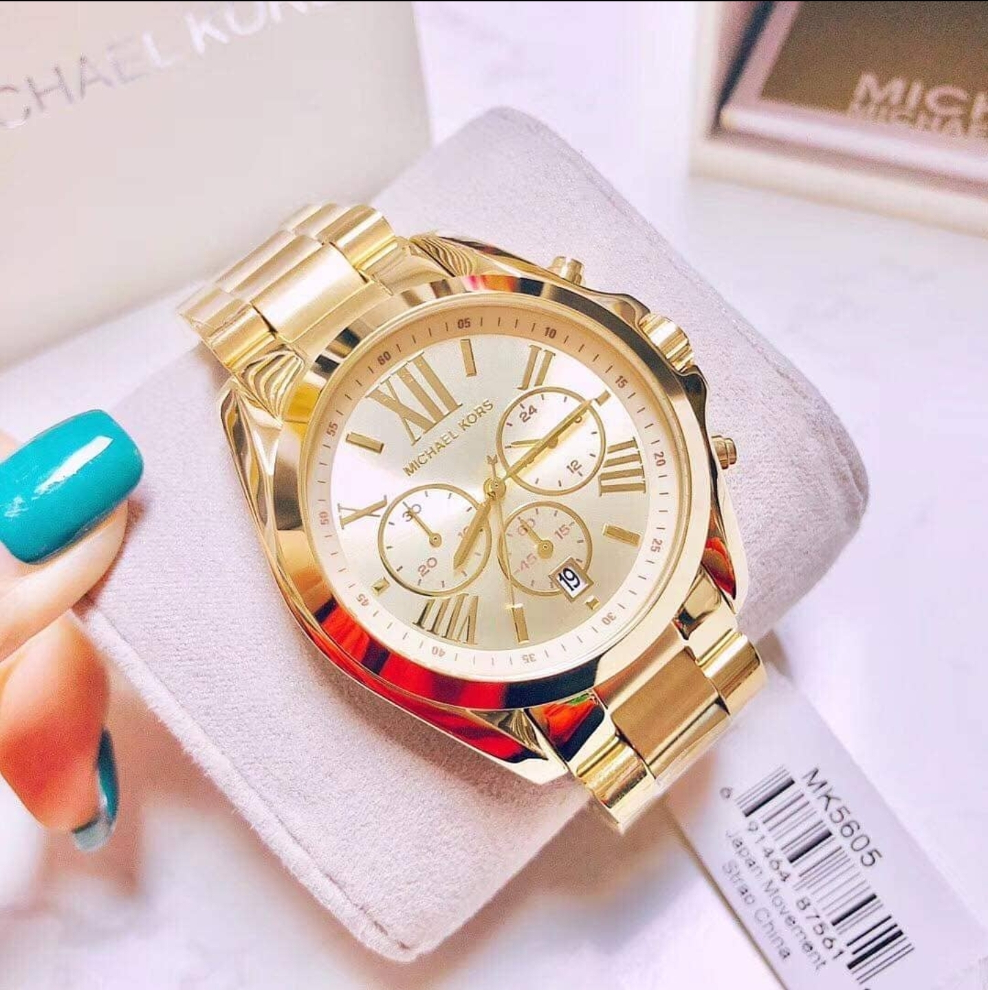Michael kors 5605 Gold Thick Link Watch for Sale in Brooklyn NY  OfferUp