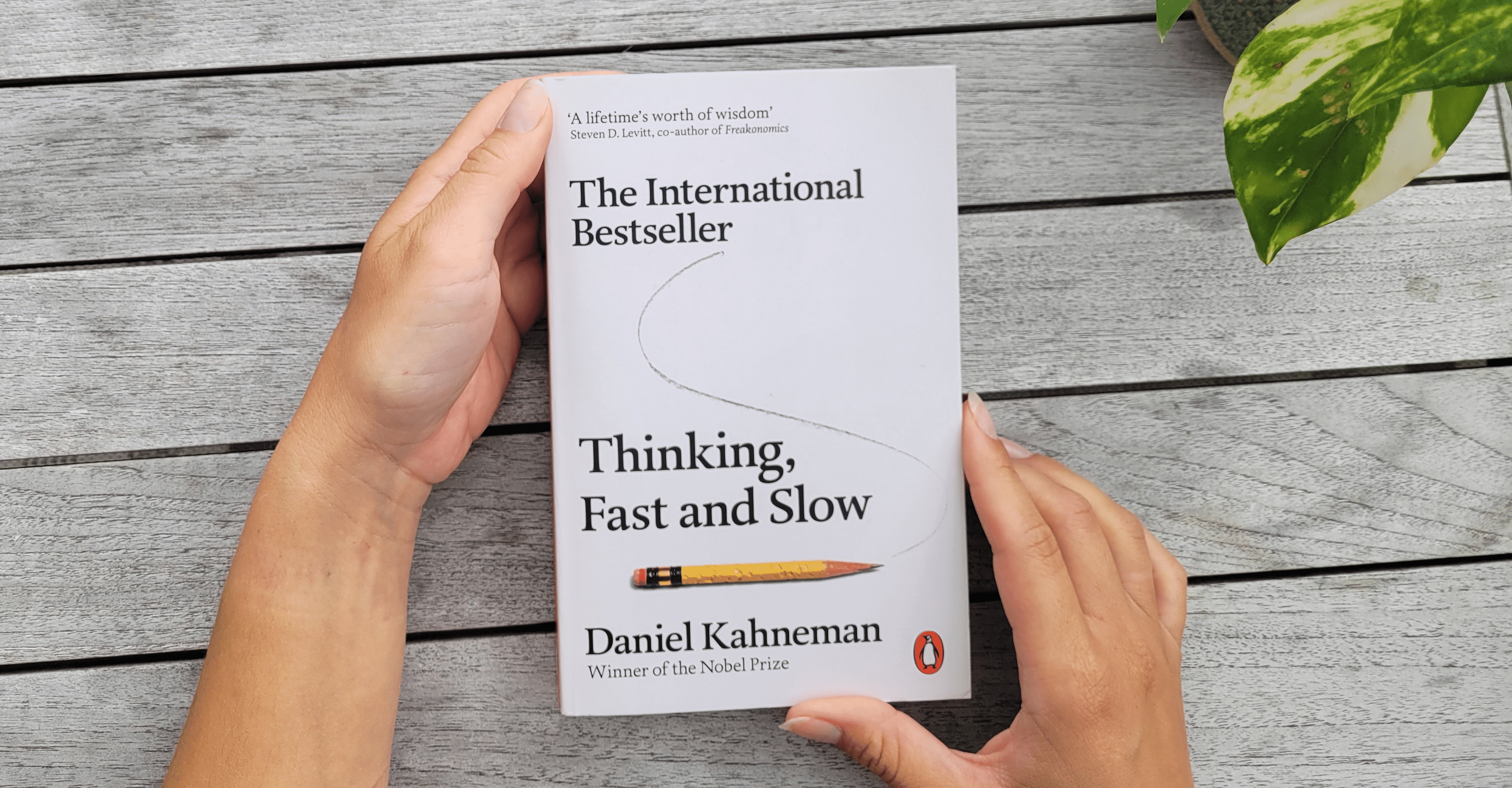 INTERNATIONAL　KAHNEMAN　BY　THE　THE　BESTSELLER　SLOW　NOBEL　PRIZE　THINKING,　FAST　AND　WINNER　DANIEL　OF　Lazada　PH