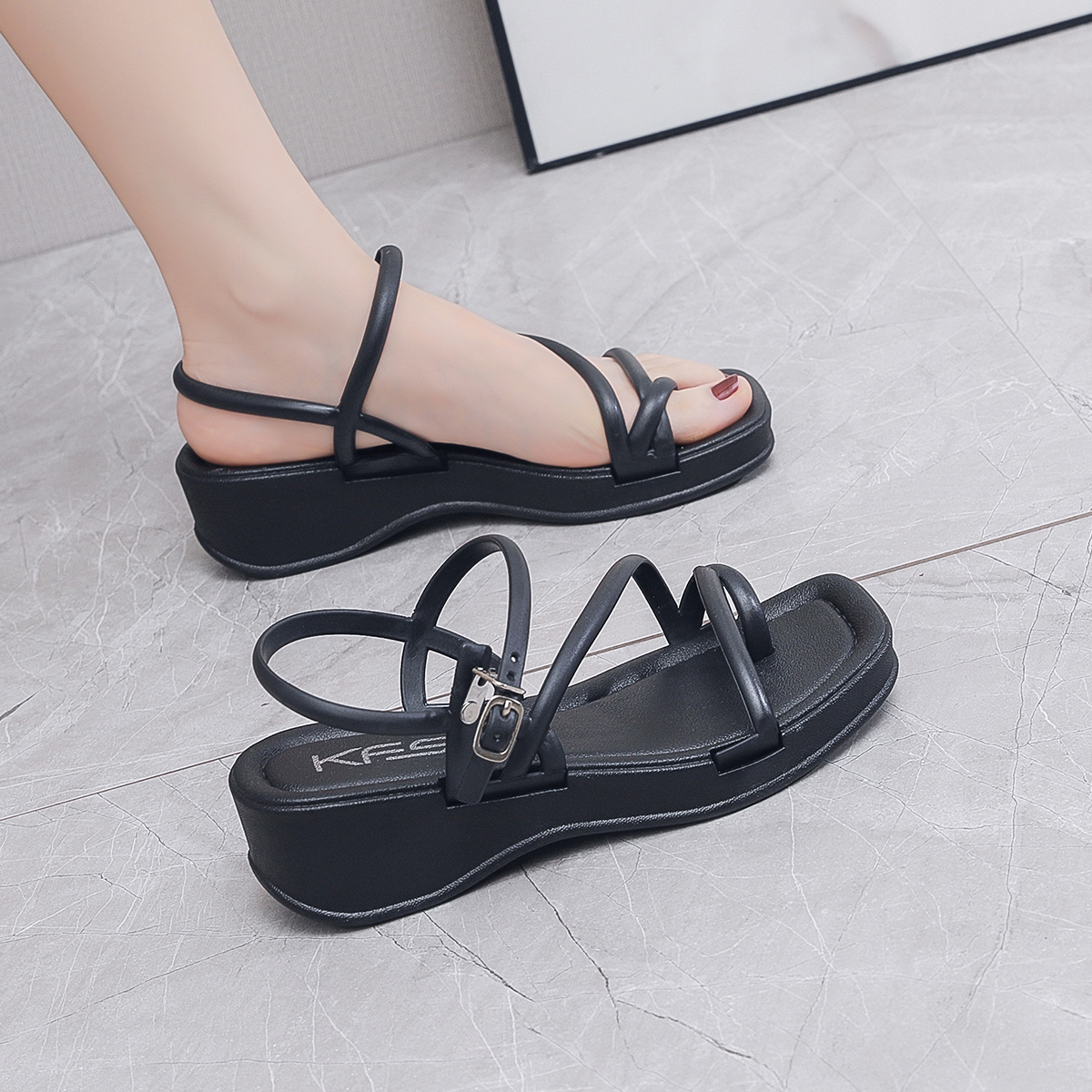 Woman Outdoor Slippers Round Head Open Toe Sandals Beach Shoes For Daily  Shopping Dating Walking | Fruugo ZA