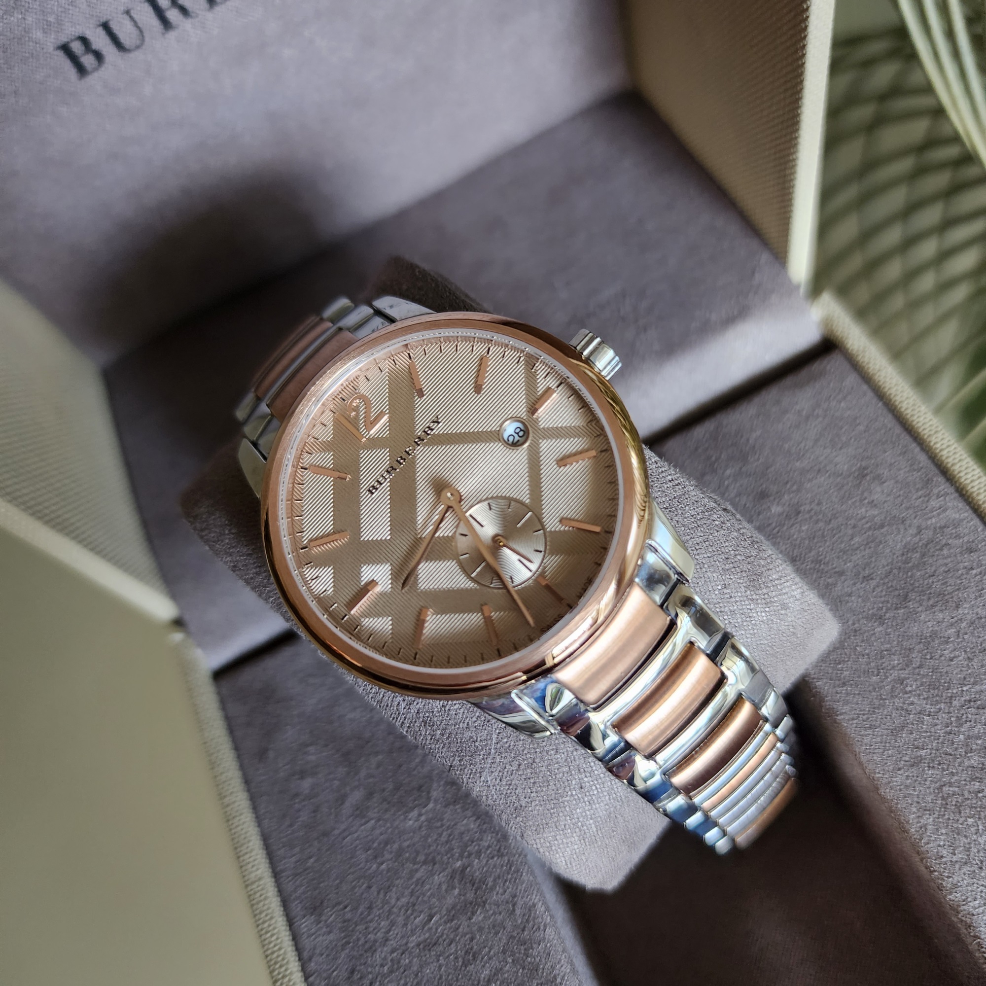 Burberry Classic Round Two-Tone Stainless Steel BU10117 Unisex 40mm ...