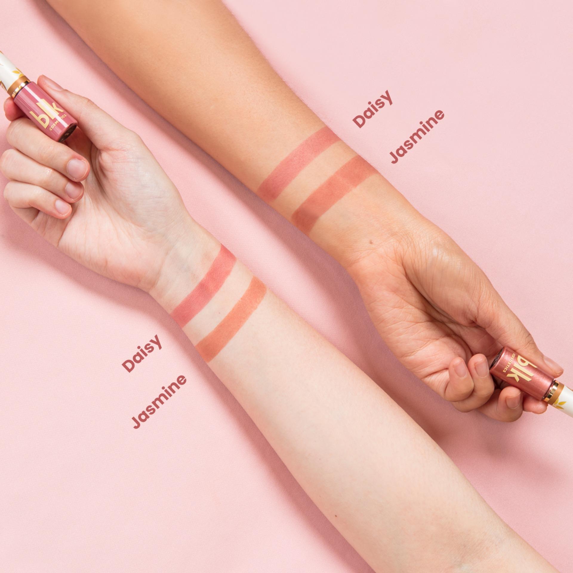 blk liquid eyeshadow