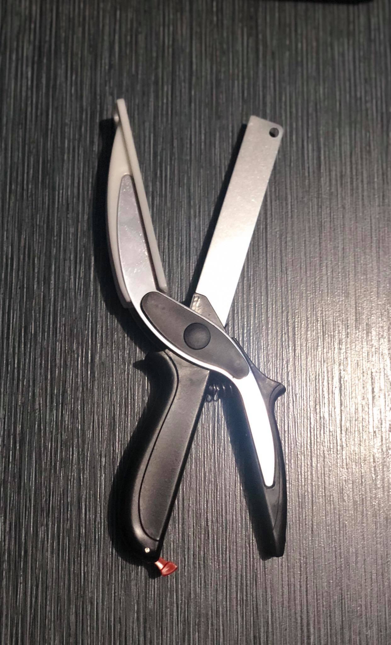 Clever Cutter 2-in-1 Knife & Cutting Board, Kitchen Food Chopper Sciss –  Alpha Fashion