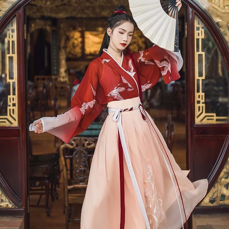 Trang phục cổ trang Trung Quốc vàng phối trắng - Hoài Giang shop