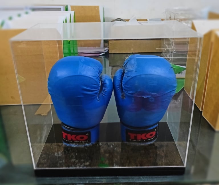 Custom Acrylic Boxing Gloves Display Case Stand Holder with Black Base