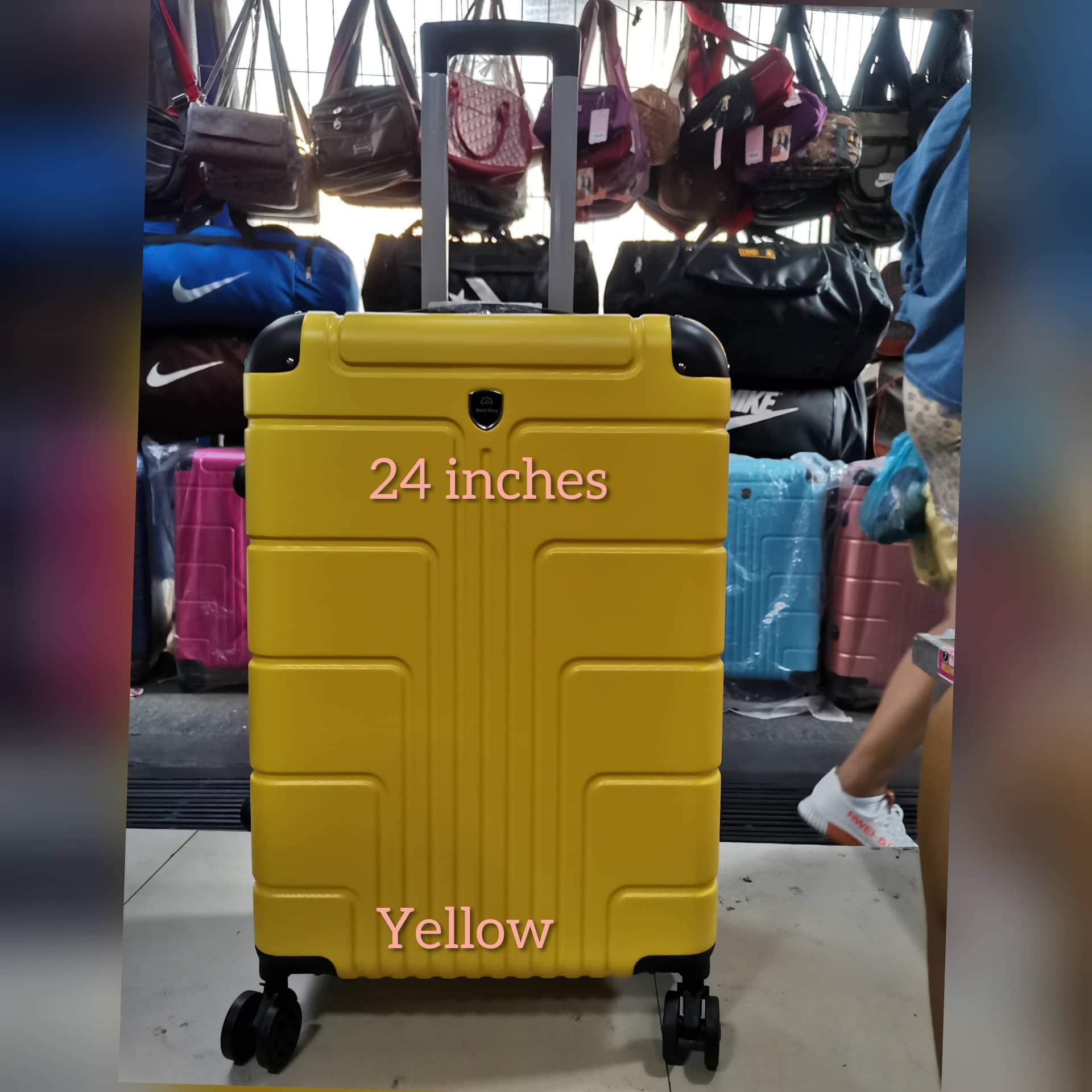Luggage Large Size 24"inces 2025 Kilo capacity. Lazada PH
