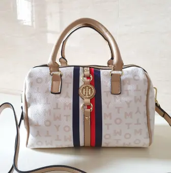 tommy hilfiger hand purse