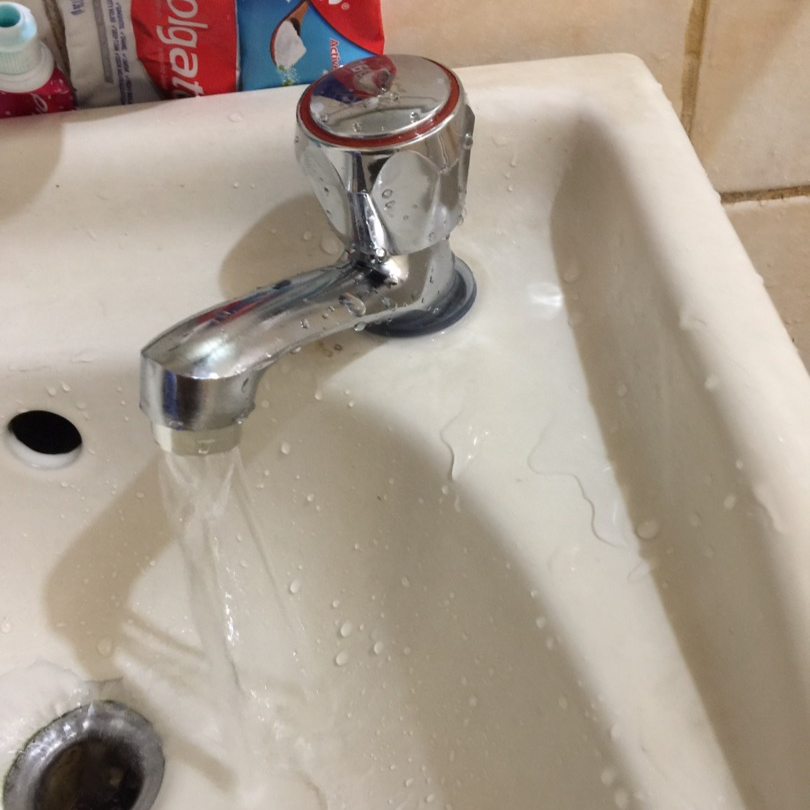 Should I Repair or Replace a Leaky Faucet?