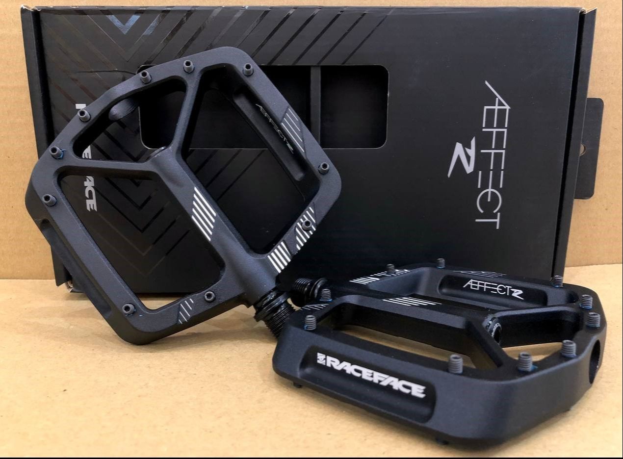 Pedali Bici MTB Race Face Aeffect-R – Piattaforma In Composito 9/16, 2 Colori