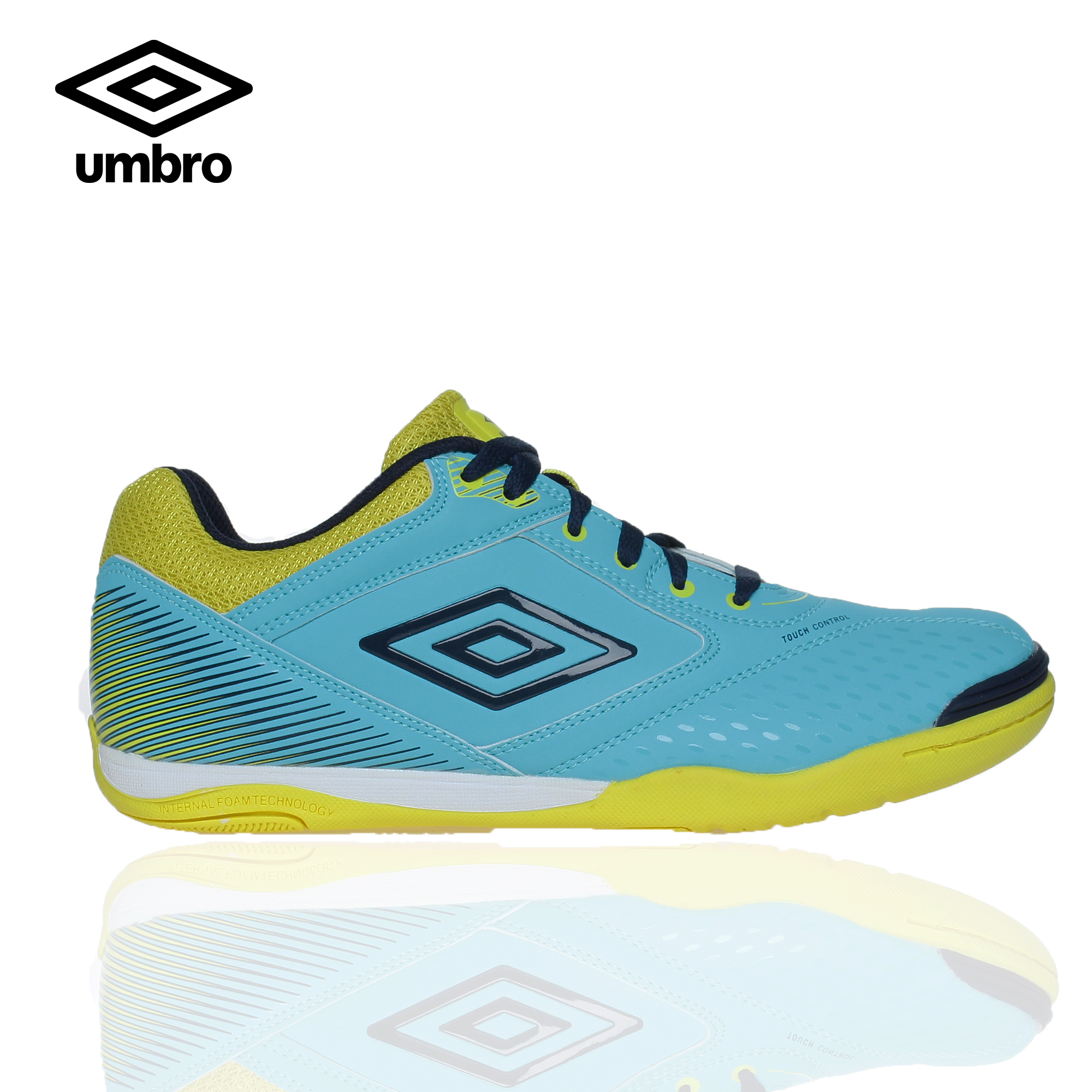 Umbro Chutaco Futsal Shoes for Men 
