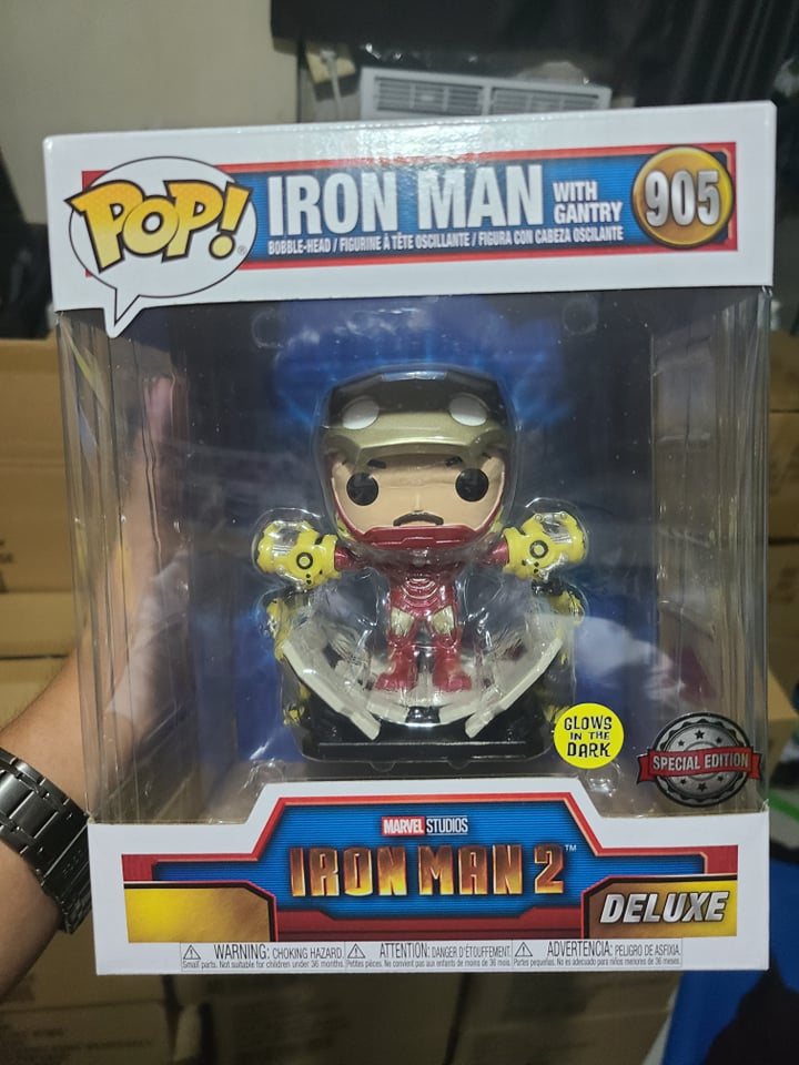 Funko POP! Iron Man 2 - Iron Man with Gantry (Glow in the Dark) Deluxe