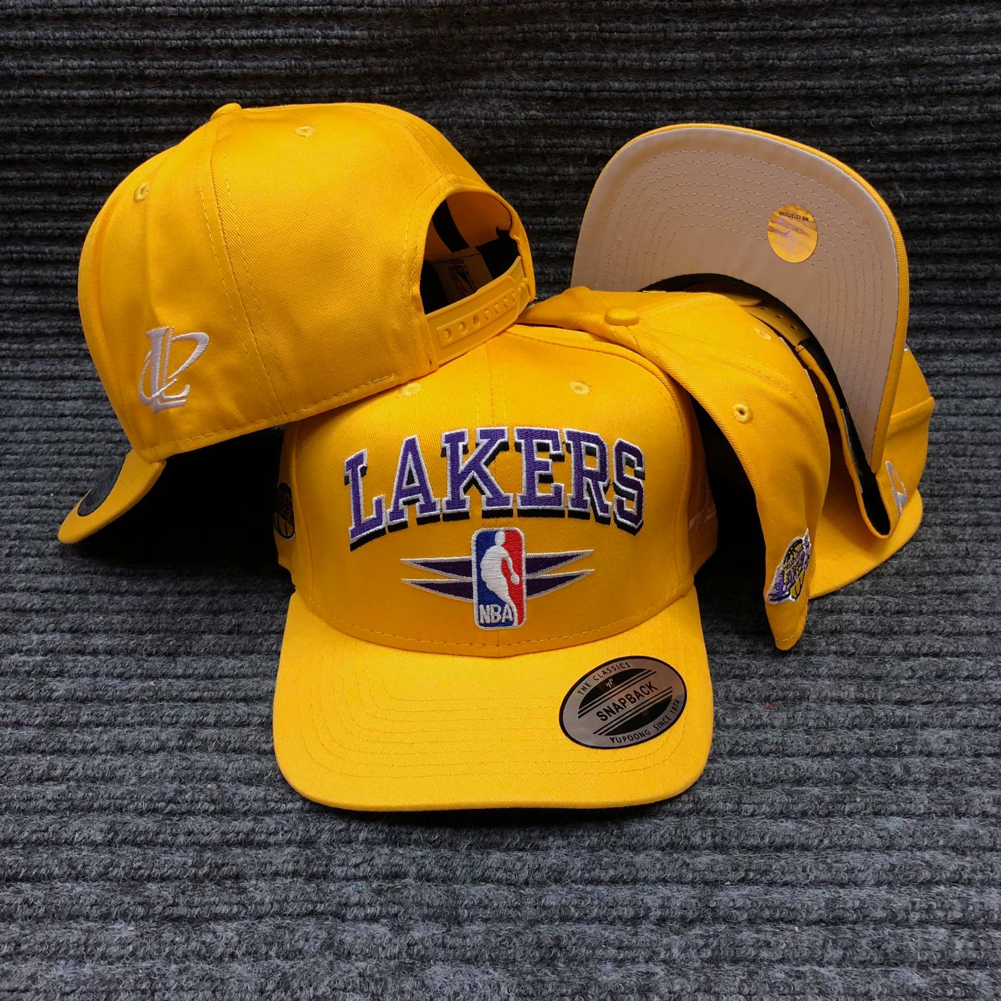 Vintage LAKERS NBA Made in Korea Sports Specialties Yellow Wool Snapback  Hat Cap
