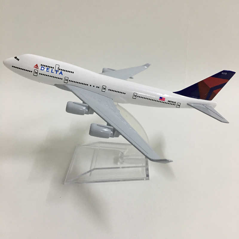 miniature diecast airplanes