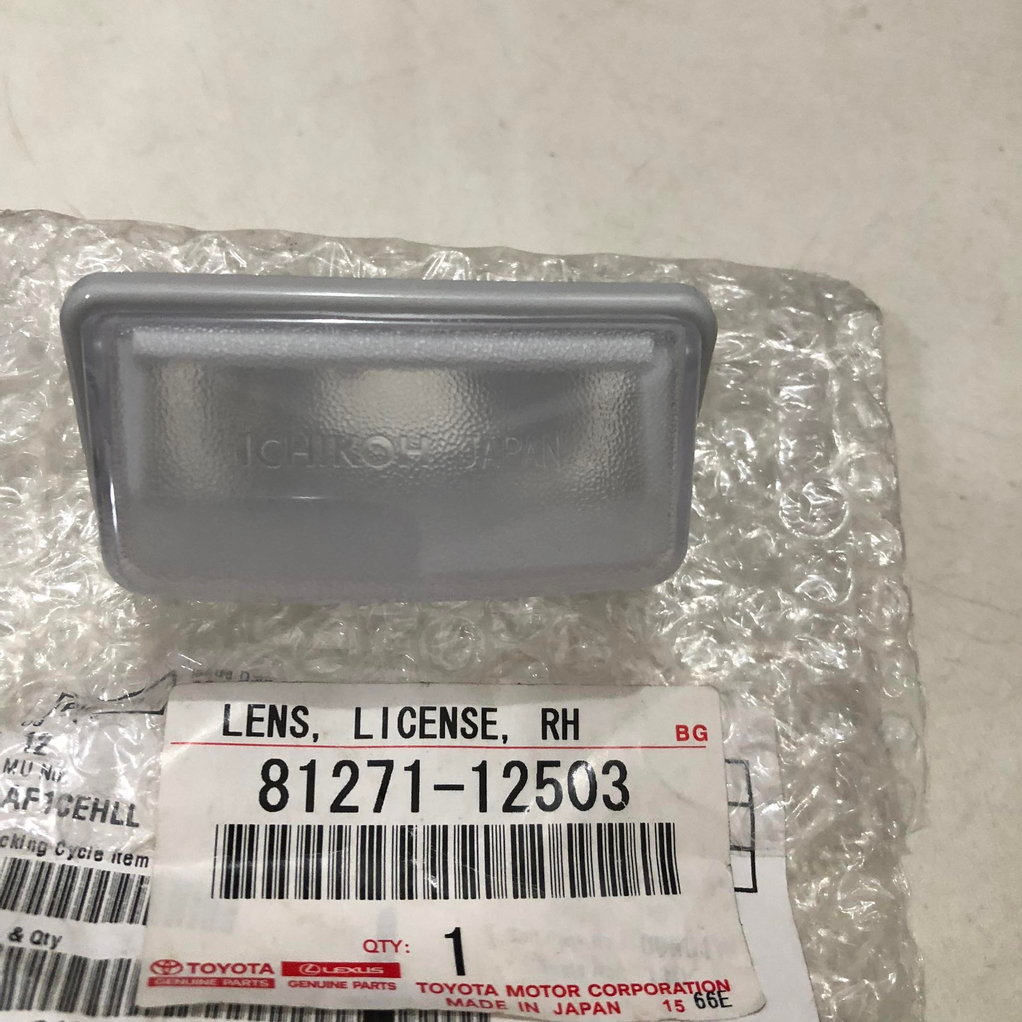 ORIGINAL TOYOTA ICHIKOH RIGHT LICENSE PLATE LIGHTS LENS FOR TOYOTA