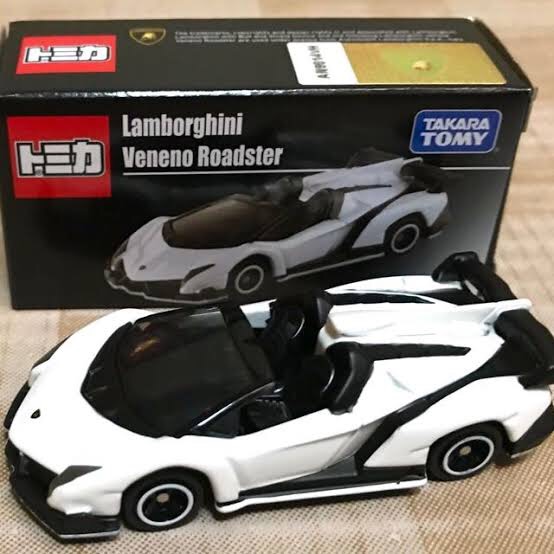 tomica lamborghini veneno