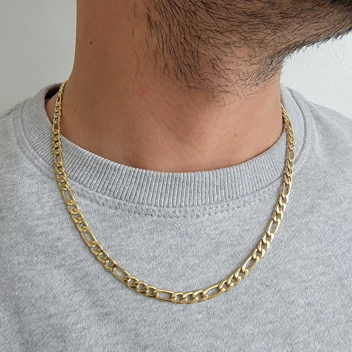 women, 18k gold necklace pawnable 