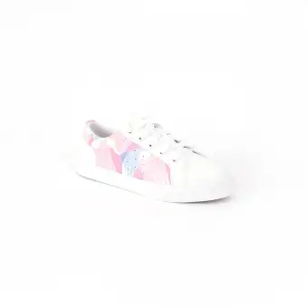 world balance white shoes sneakers