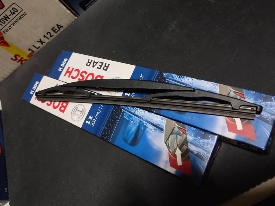 Bosch H306 rear wiper blade (Original) Mitsubishi Montero Sports 08