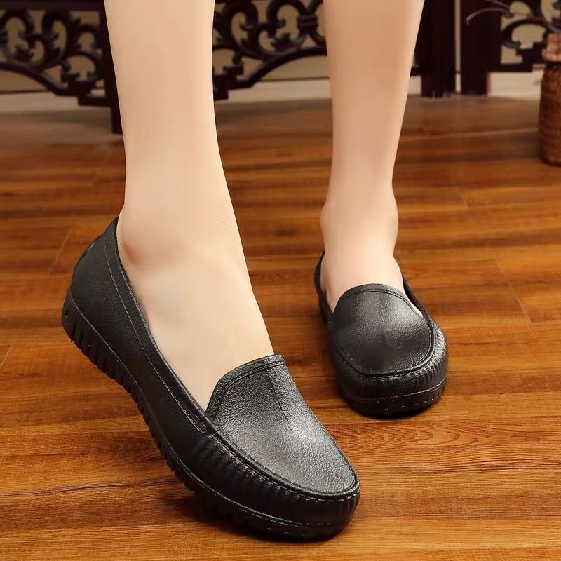 Close Shoes Jelly Plain Black Shoes for Women 8009# | Lazada PH