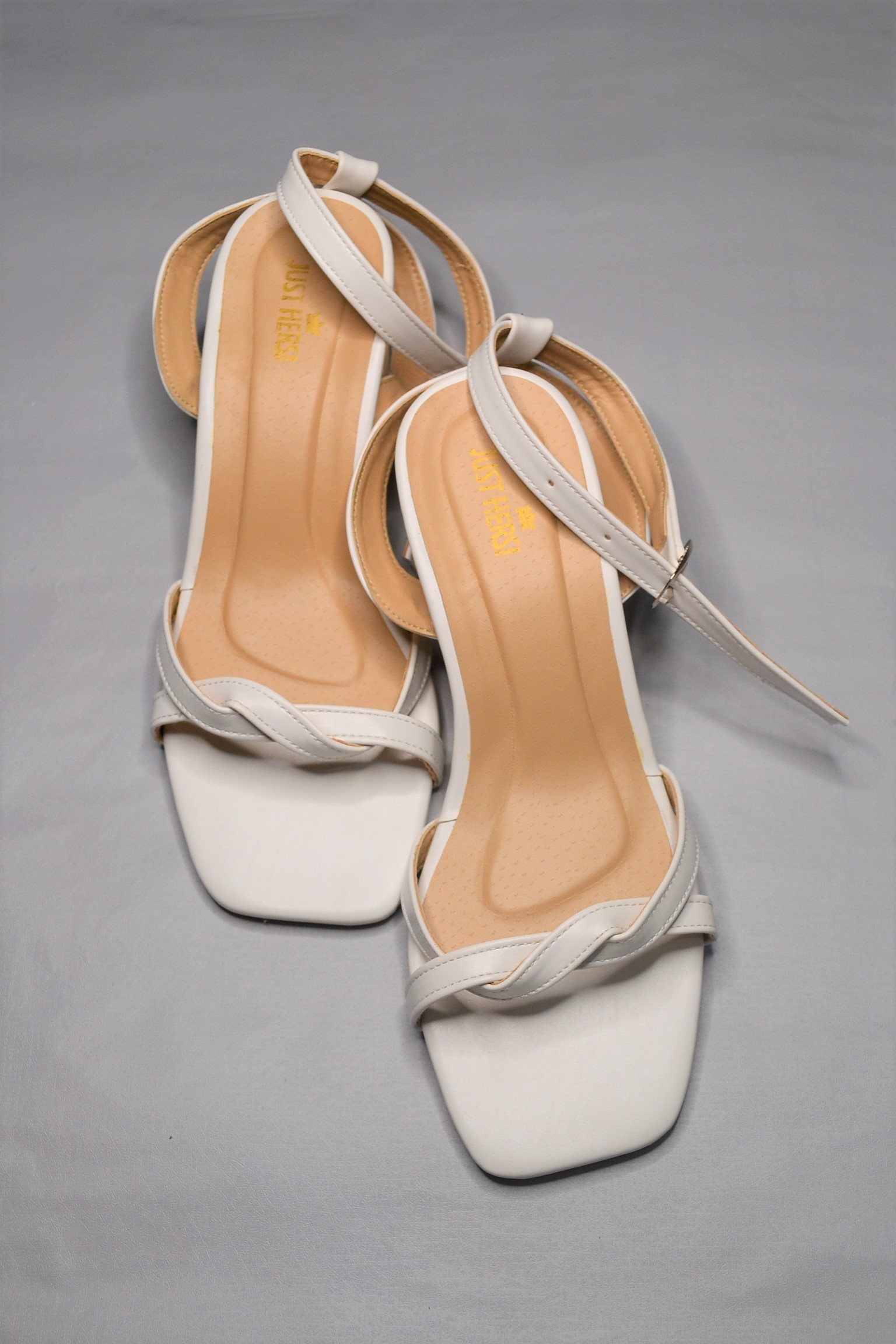 white shoes 2 inch heel