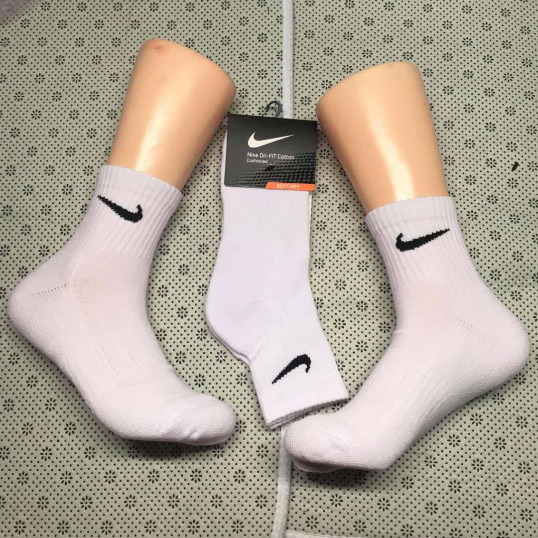 nike mid socks