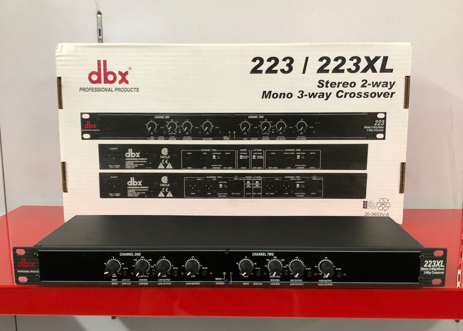 dbx 223XL ステレオ 2-Way/Mono 3-Way クロスオーバー dbx 223XL ステレオ 2-Way/Mono 3-Way クロスオーバー