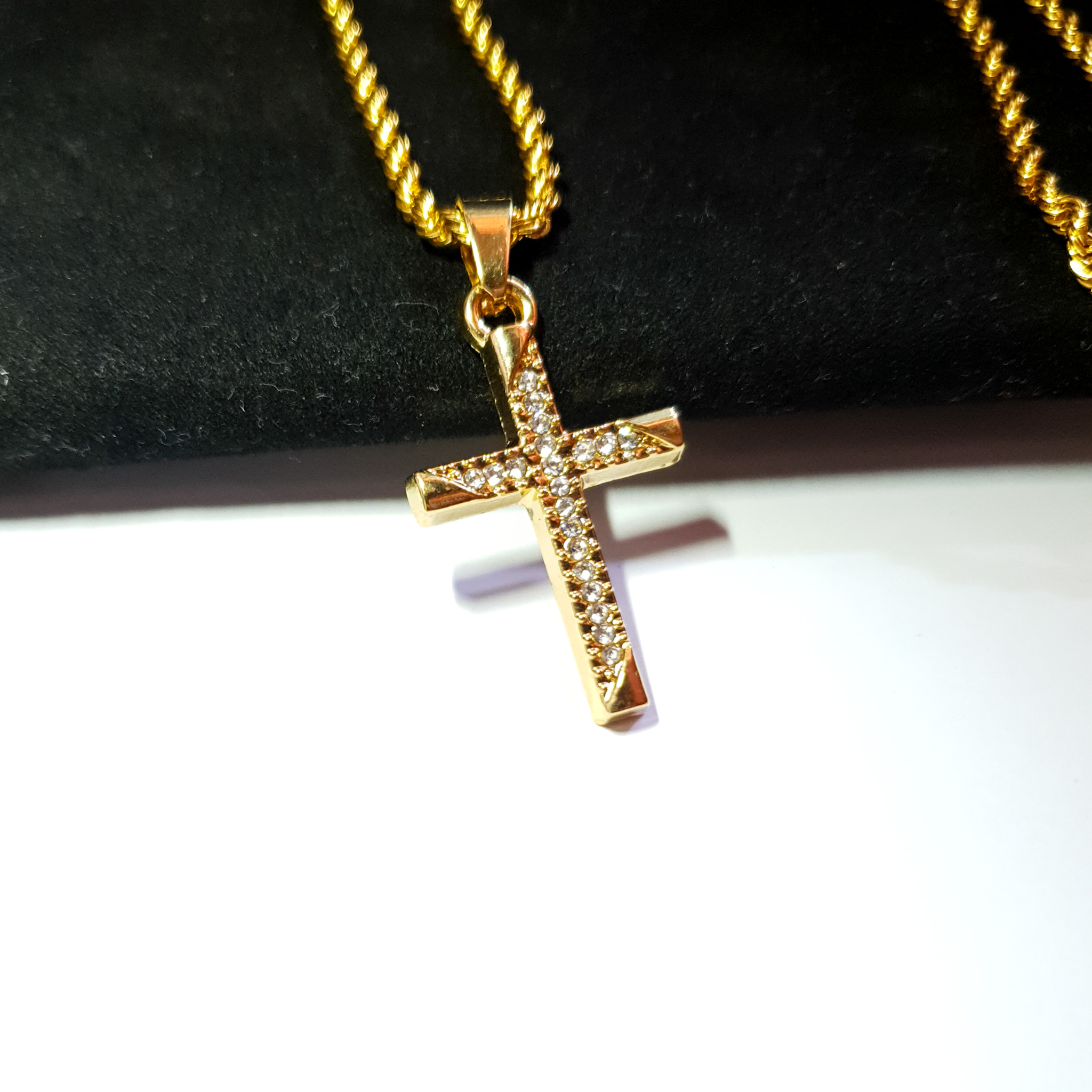 Ice Crystal Cross Pendant Appearance 