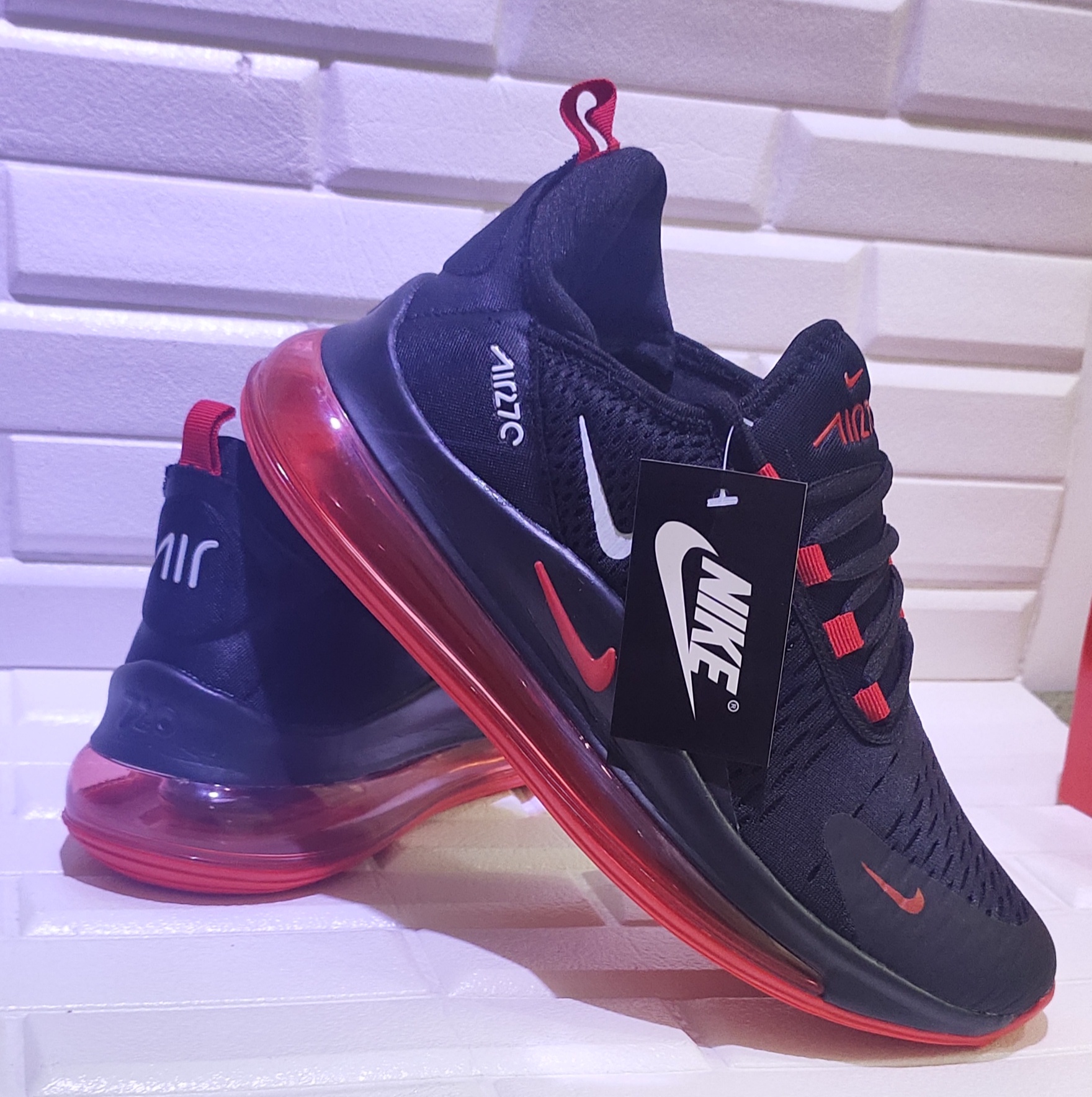 إزالة زرافة سطح القمر air max 720 43 - seekaestyle.com