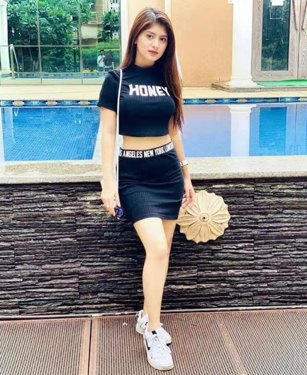 mini skirt and crop top outfit