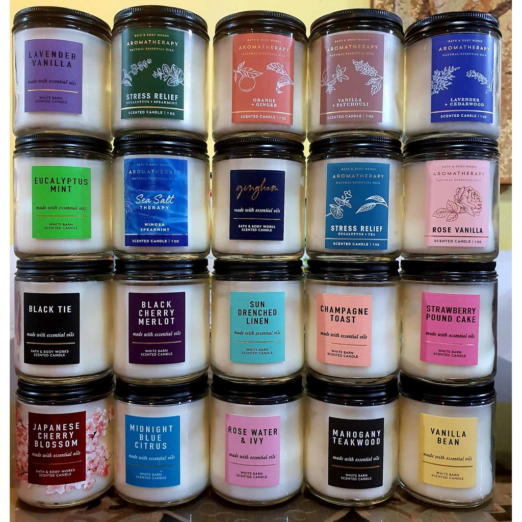 Bath and Body Works / White Barn Single Wick Scented Candles 7oz/198g