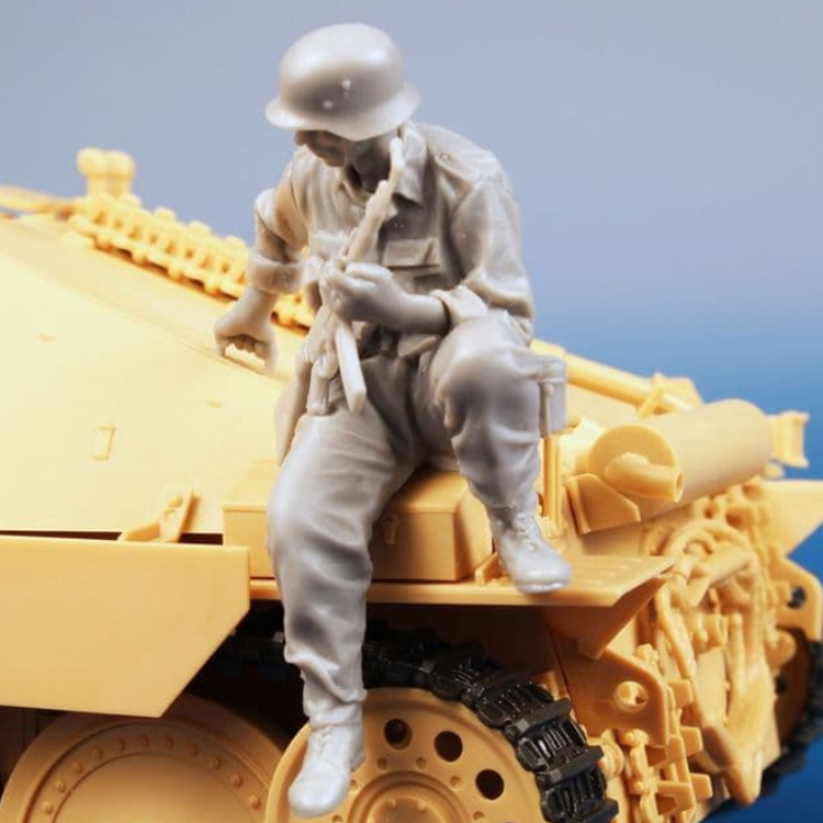 1/35 Resin Figure Model Kit WW II Marching Soldiers 4 Man Unassembled Unpainted 