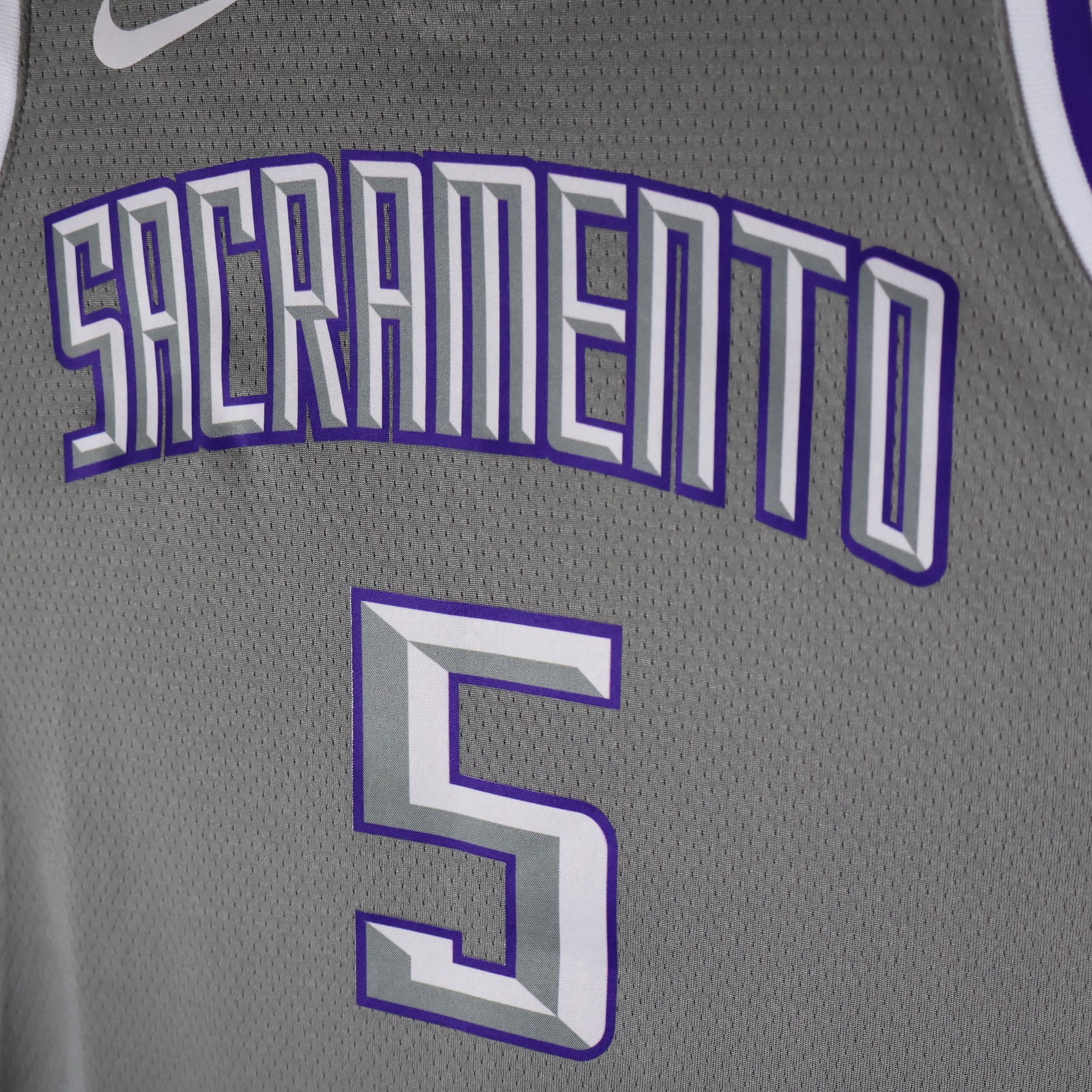 2022/23 New Season Sacramento Kings 5 De Aaron Fox Black City Edition  Sports Stitched Embroidery Basketball Jersey - China 2022/23 New Season Sacramento  Kings and 5 De Aaron Fox Black City Edition