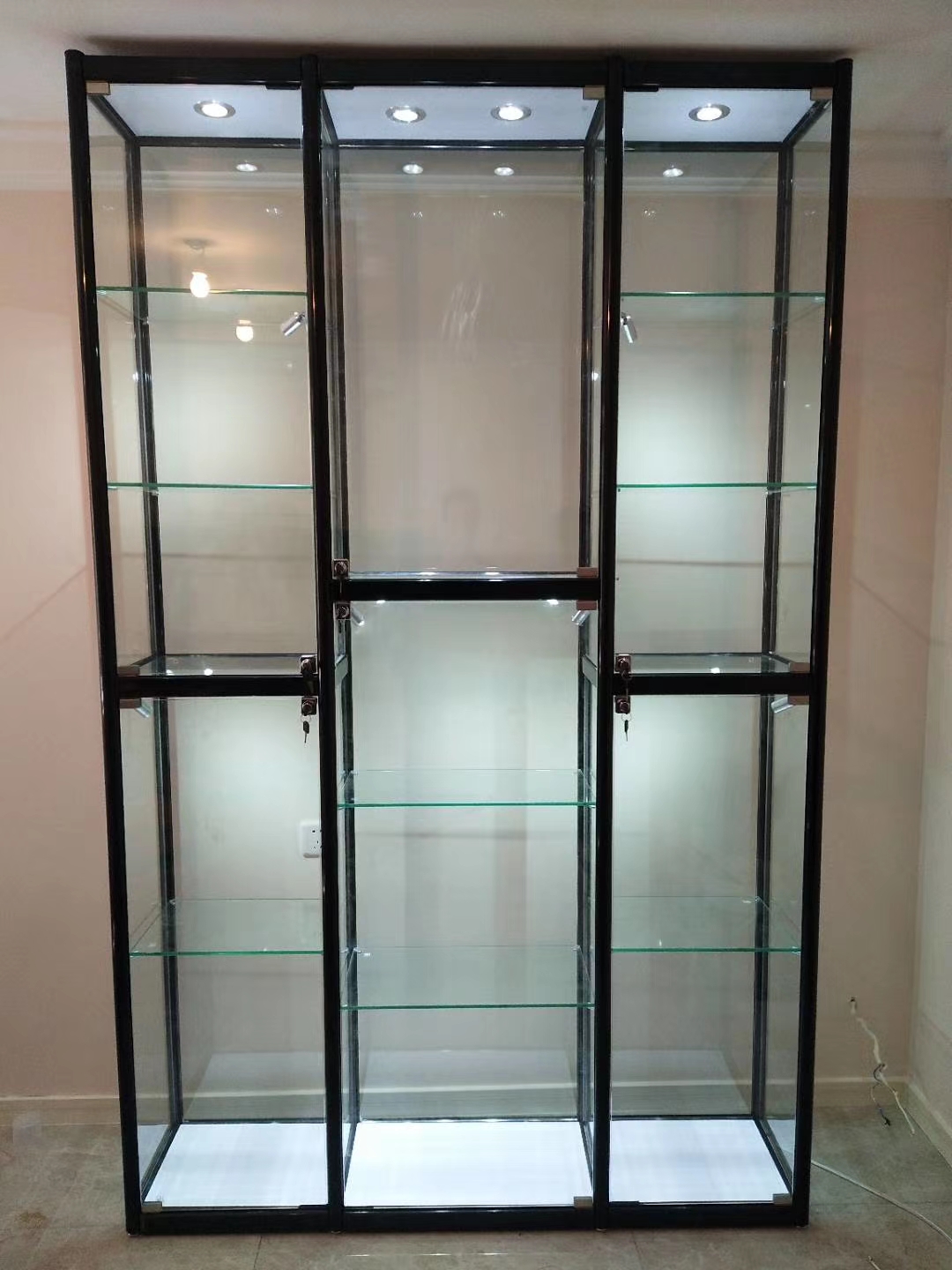 Hand-made Gundam model display cabinet transparent glass toy cabinet ...