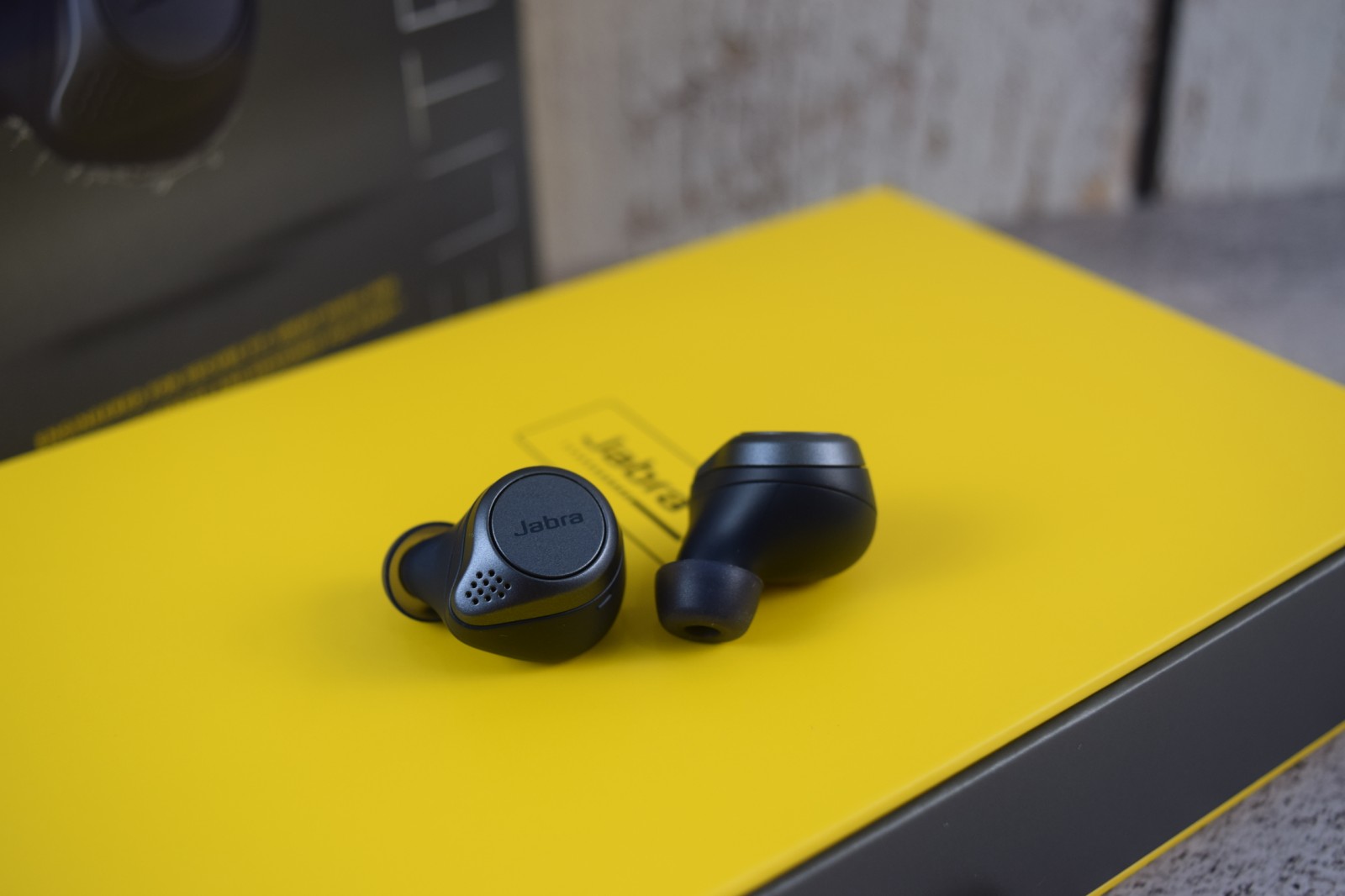 Jabra Elite 75t Earbuds True Wireless Earbuds with Charging Case