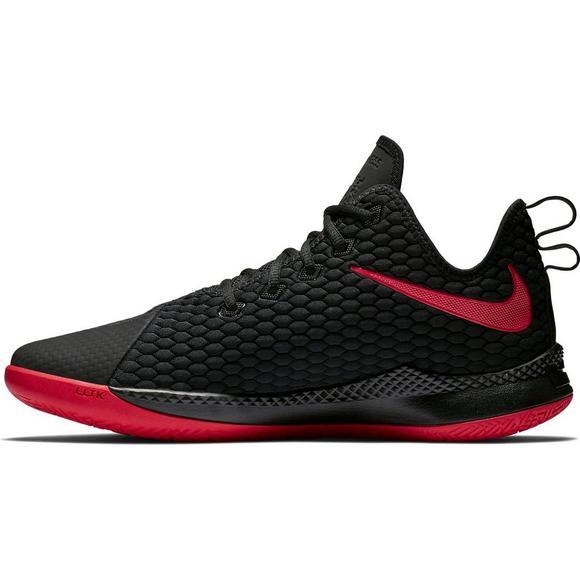 sneaker shoes 
