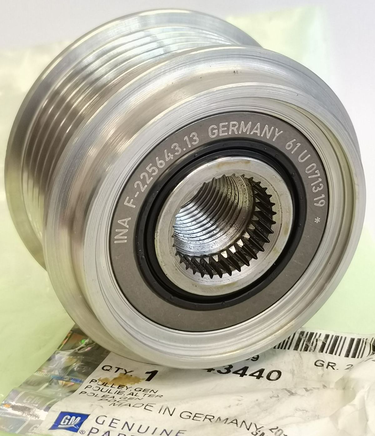 GM Alternator Pulley for Chevrolet Captiva 2.0L Diesel 20072011 PN