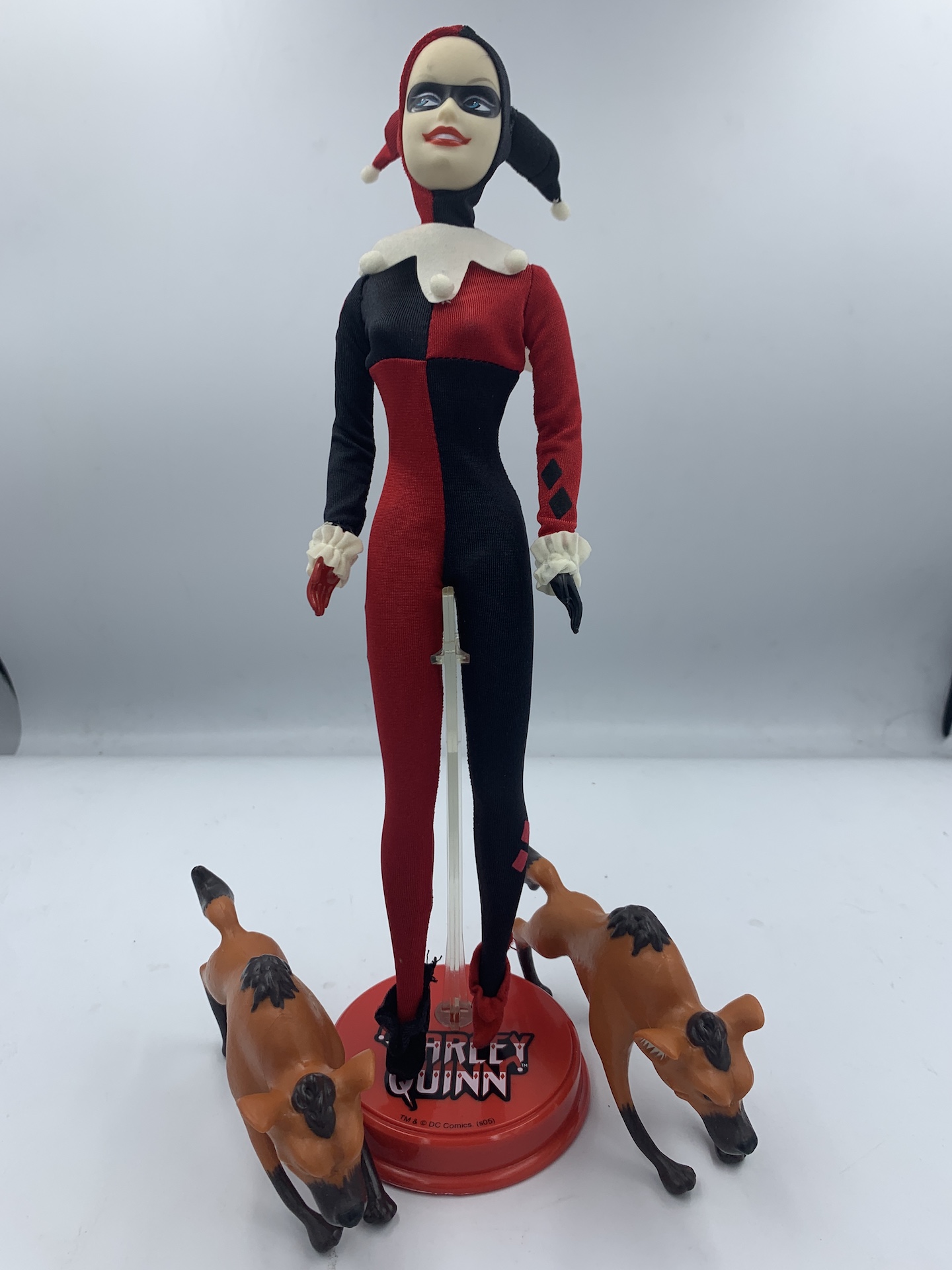 MATTEL Barbie Harley Quinn 1/6 scale Doll w/ 2 Hyena pets and base