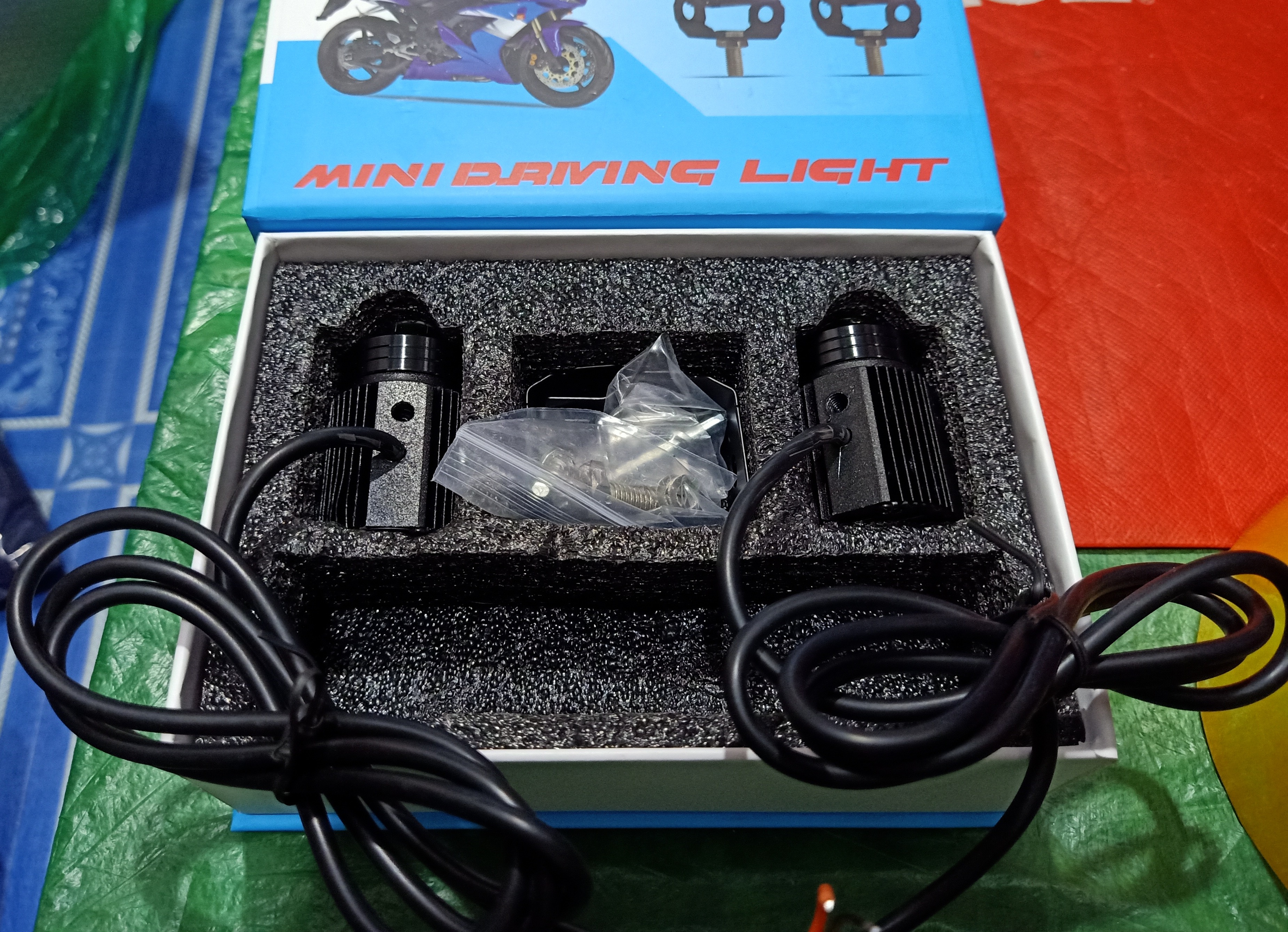 Mini driving outlet light ballast