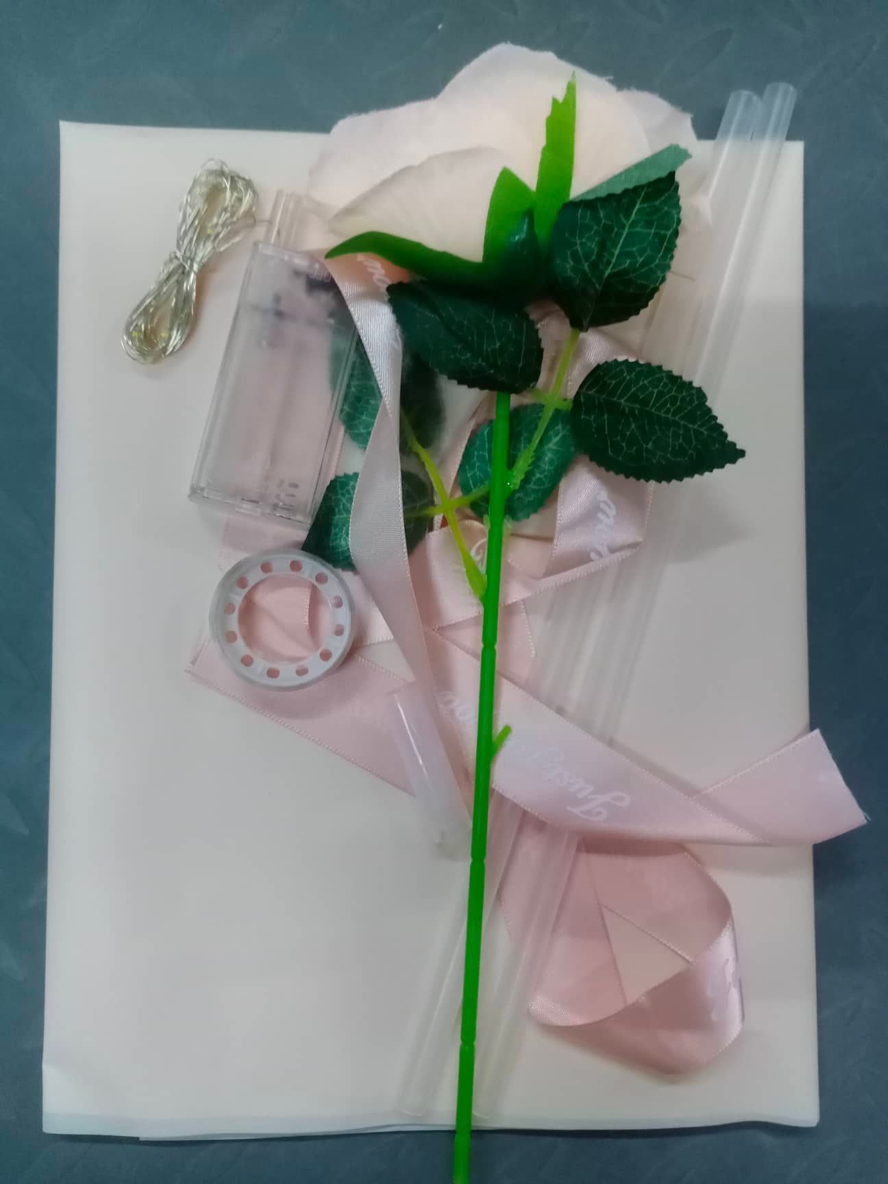 Balloon stuffing bubble balloon with Rose Bouquet LED Rose Balloon