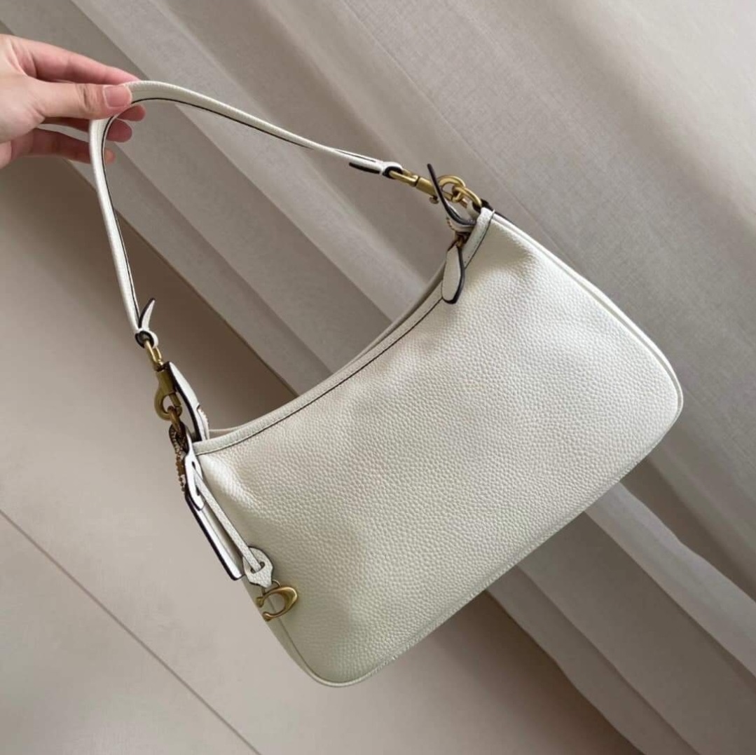 CC437 Womens Coach Cary Top Zip Crossbody Bag in White Soft Pebble
