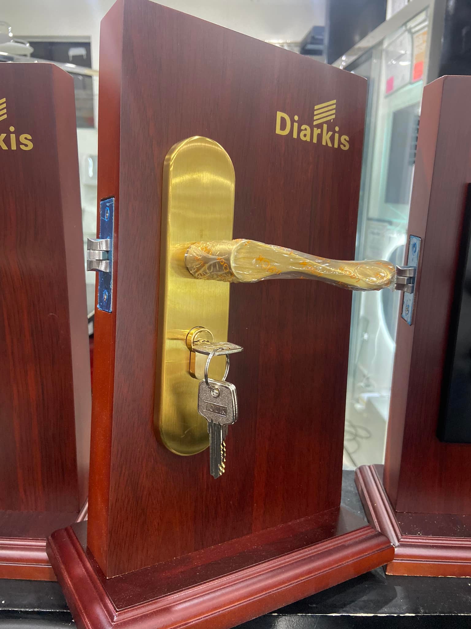 Gold Heavy Duty tubular ENTRANCE & PRIVACY Function lever handle