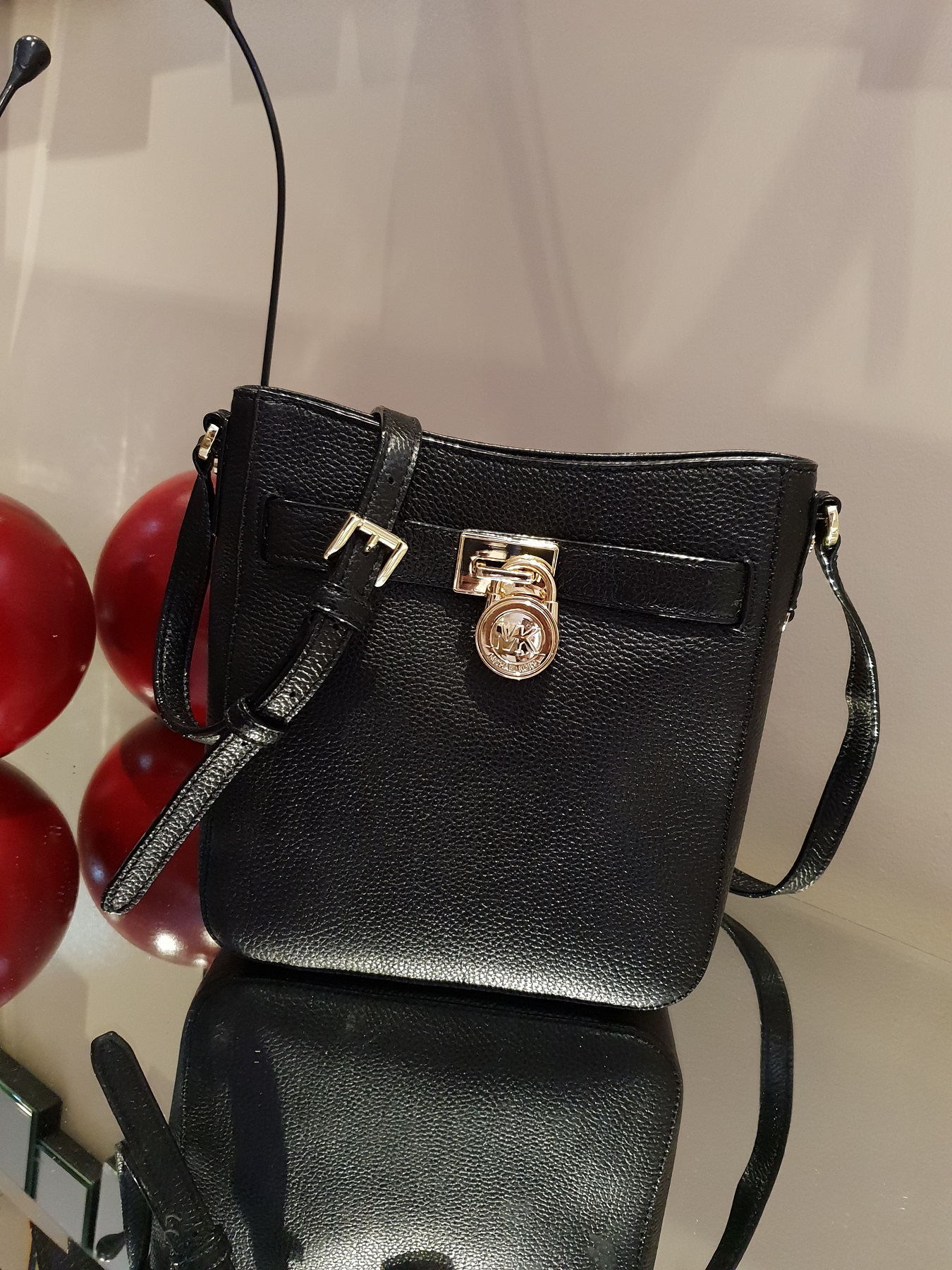 Michael Kors Hamilton Black Leather Padlock Handbag Shoulder Crossbody bag  ref.758563 - Joli Closet