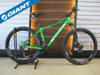 giant talon green