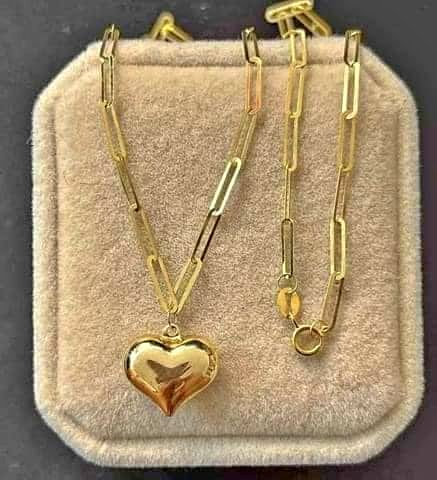 18K Saudi Gold Paperclip Chain with Ivana Pendant Unisex 55Cm Gold