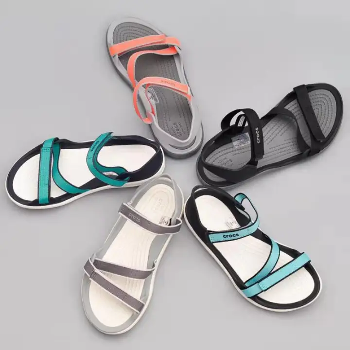 crocs female sandals