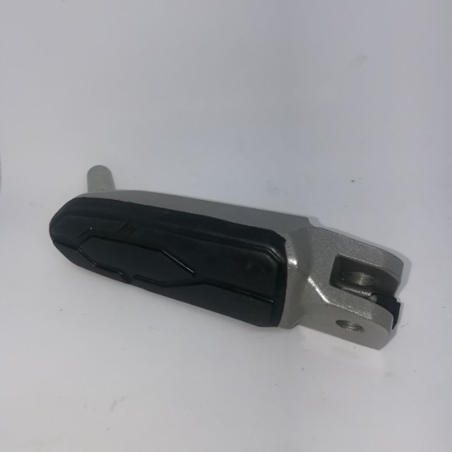 dominar 400 200NS NS160 FI Foot Rest Step Assembly Main left